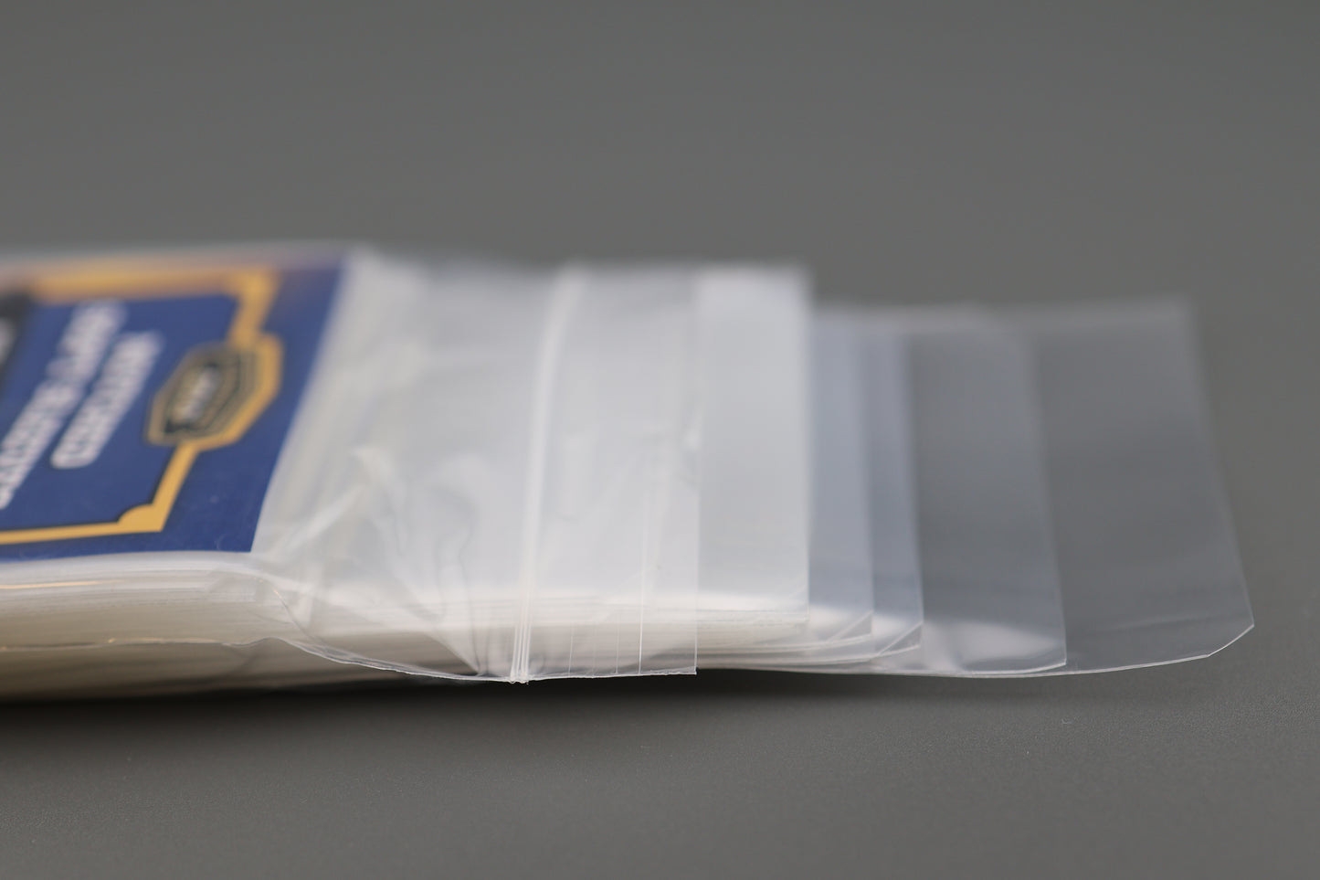 Notched Card Sleeves - Standard/Regular (1 pack/100 count)